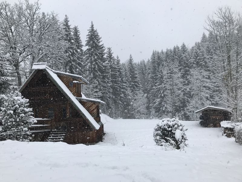 © Snowshoe hike with typical alpine meal - Gauthier Carole