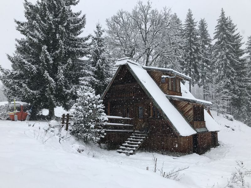 © Snowshoe hike with typical alpine meal - Gauthier Carole