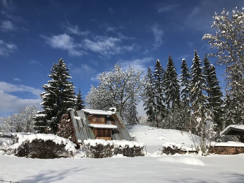 © Snowshoe hike with typical alpine meal - Gauthier Carole