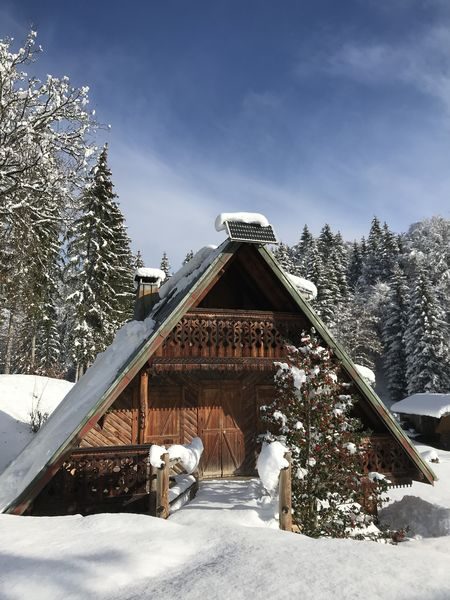 © Snowshoe hike with typical alpine meal - Gauthier Carole