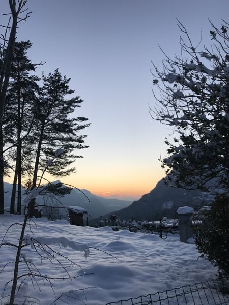 © Snowshoe hike with typical alpine meal - Gauthier Carole