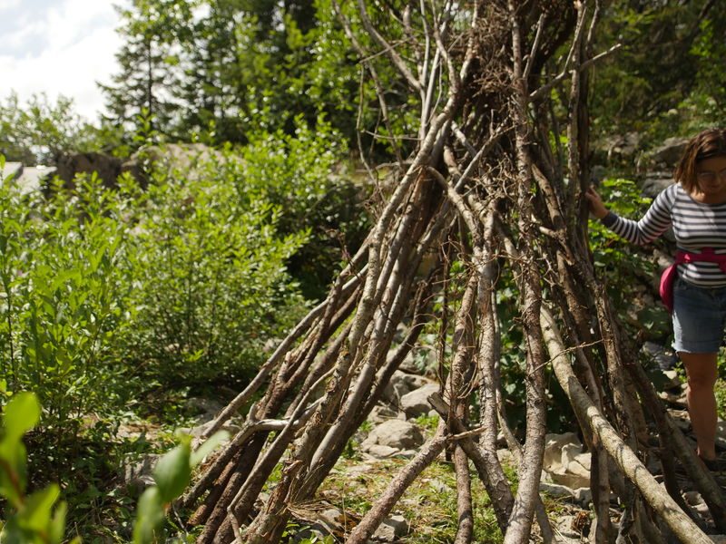 © Cabin-building outing - Praz de Lys Sommand Tourisme