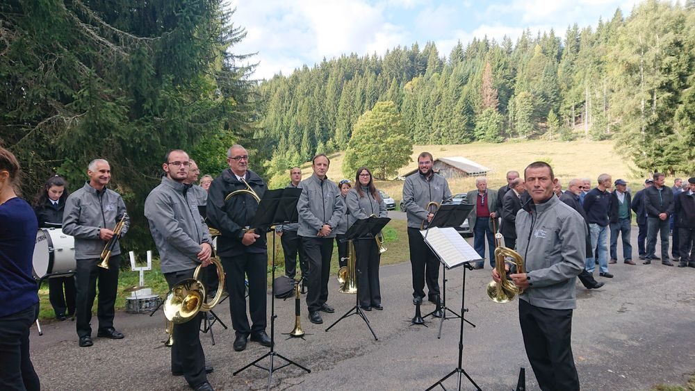 © Marching band drums - Batterie Fanfare " Les Cyclamens"