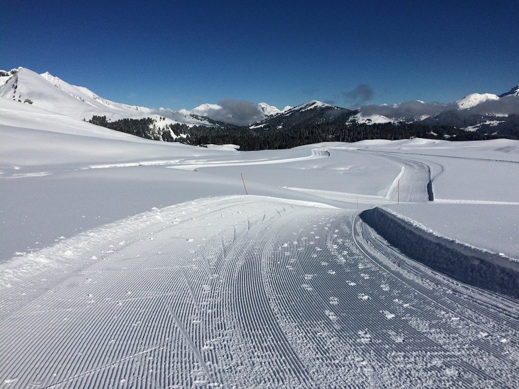 © La grande boucle de Gron - Praz de Lys Sommand Tourisme