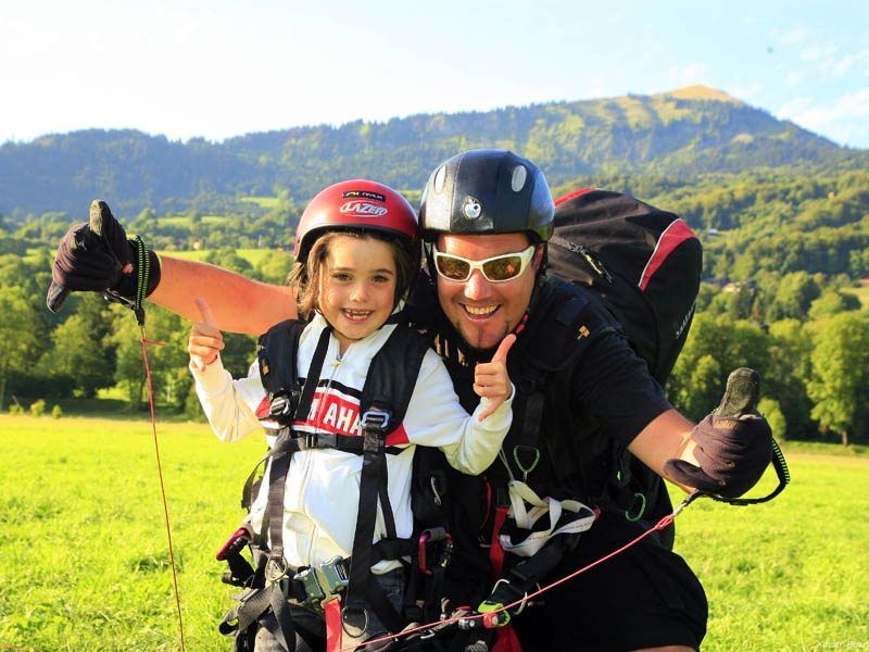 © Paragliding first flight - Passionate flight - Les Hirondailes