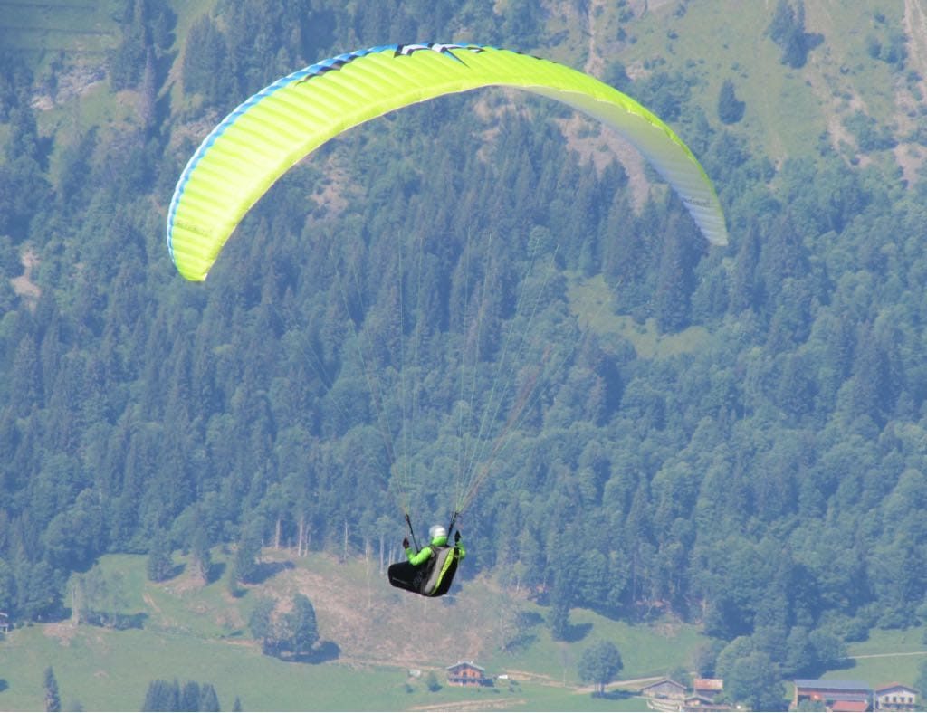 © Paragliding first flight - Passionate flight - Les Hirondailes