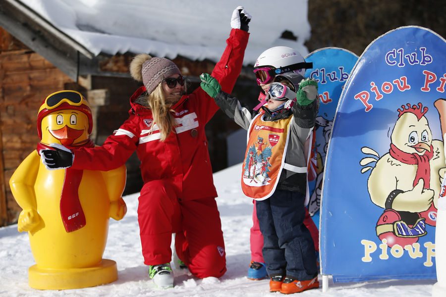 © Cours Ourson - Group ski lessons for children - ESF