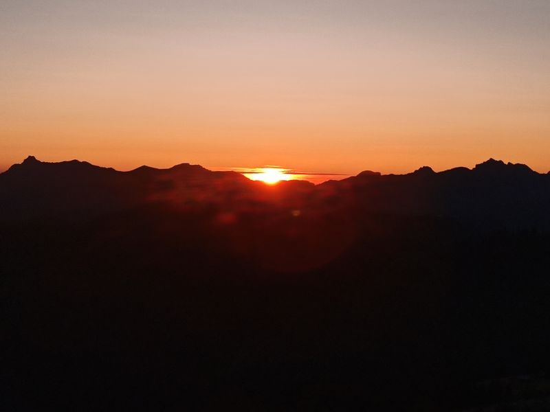 © Hiking : Sunset and chamois - Mathias Mercier