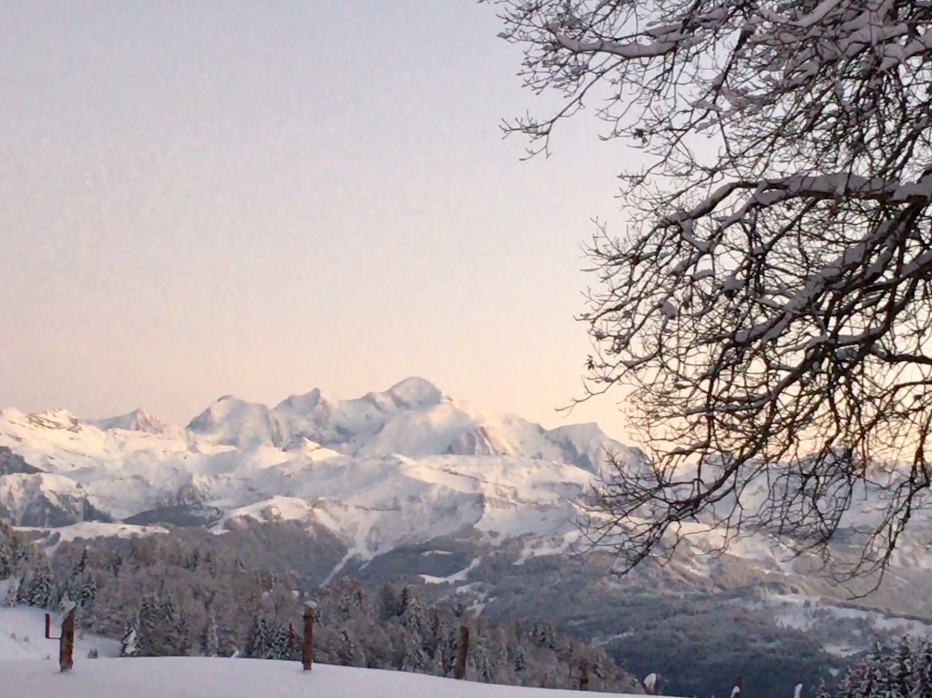 © Snowshoeing & Relaxation - Roxane Rassinoux