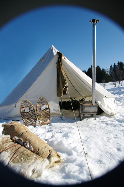 © Tour of the Roc d'Enfer in an expedition tepee - Vecteur Montagne