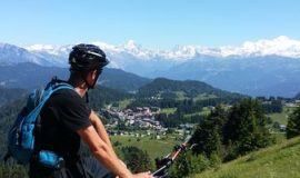Electrically assisted mountain bike hire - +2Glisse Skiset