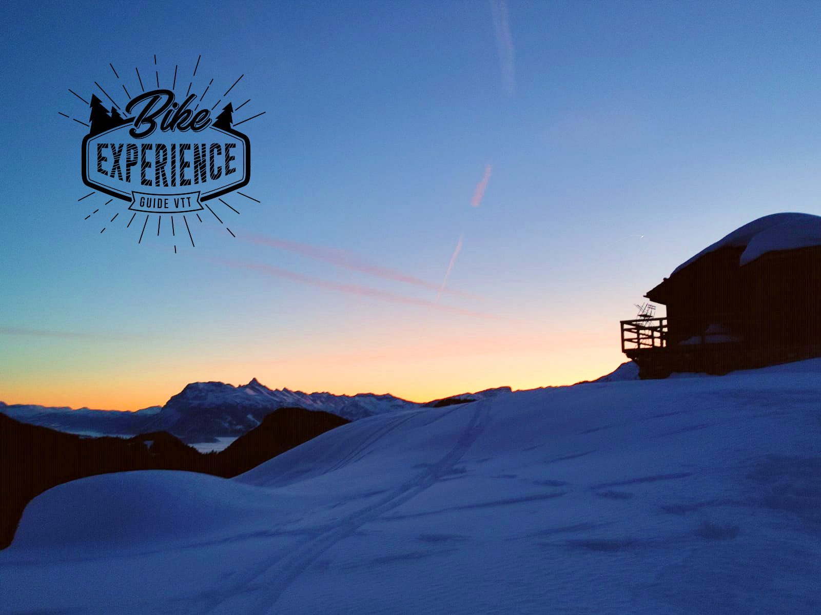 © Electric mountain biking on snow - Night out with restaurant - Bike Experience