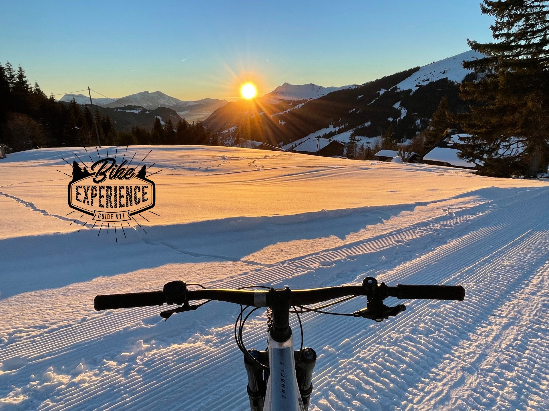 © Electric mountain biking on snow - Night out with restaurant - Bike Experience