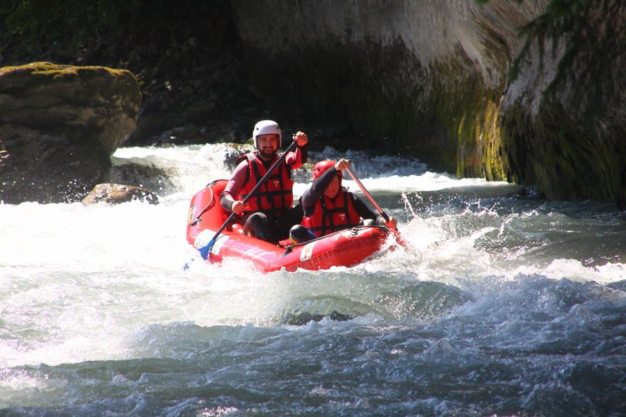 © Canoraft descent of the Giffre - Tahorafting