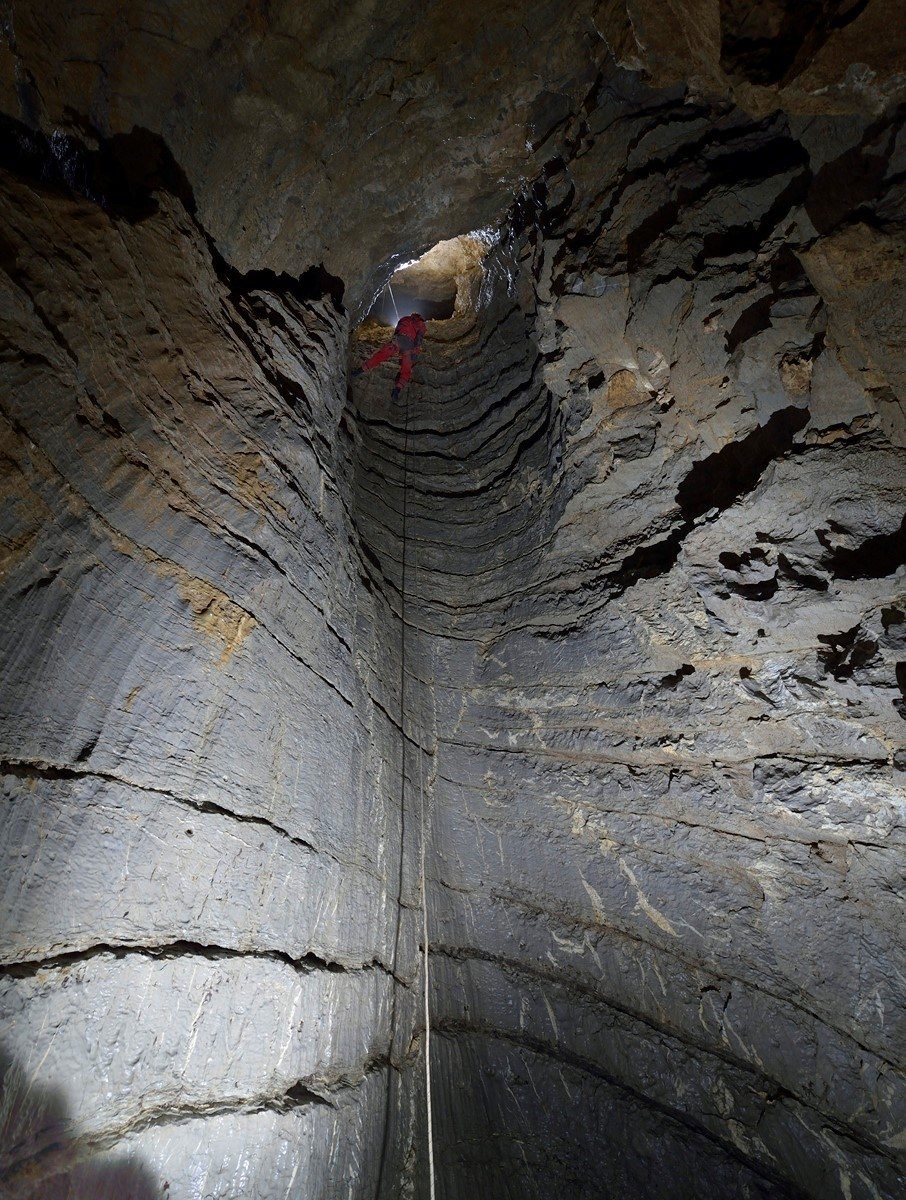 © Caving trip in Haute-Savoie - D Cantalupi