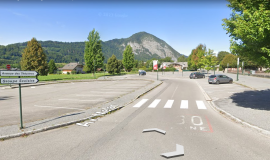 Chartreuse de Mélan parking lot / School group