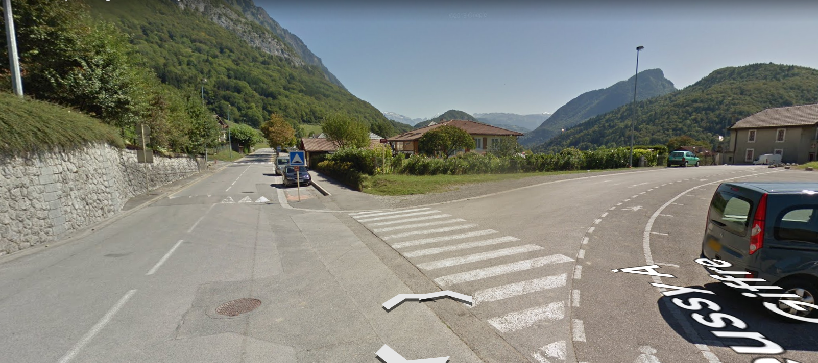 © School parking lot / Agorespace - Google earth