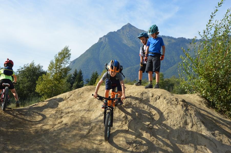 © Mountain bike courses for children - Bike Experience