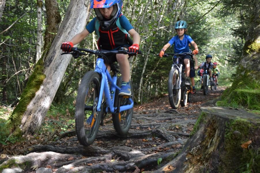 © Mountain bike courses for children - Bike Experience