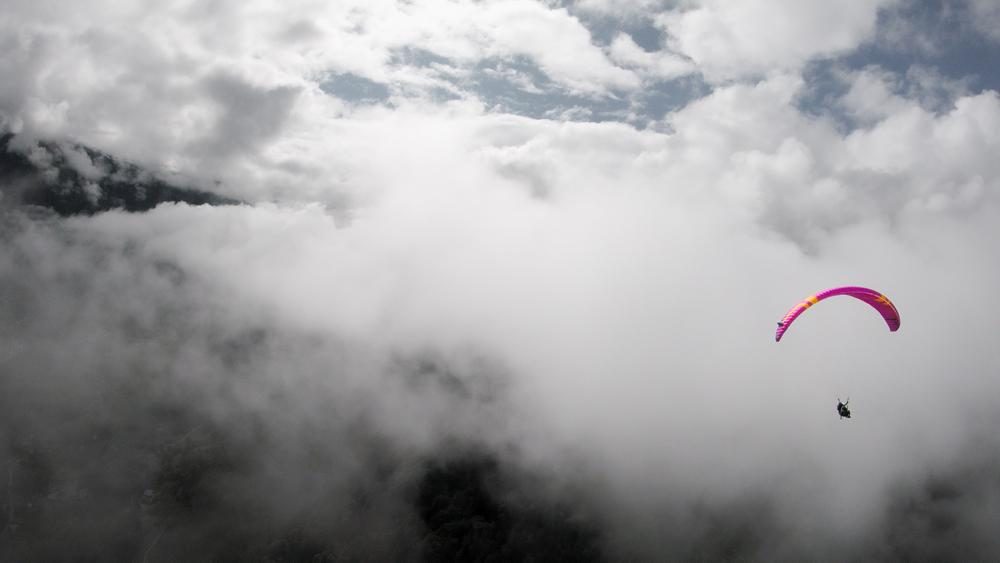 © Paragliding first flight - Prestigious flight - Les hirondailes