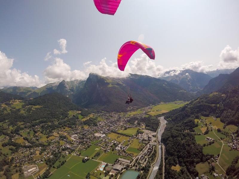 © Paragliding first flight - Discovery flight - Les Hirondailes