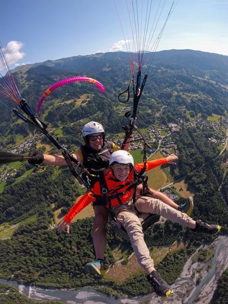 © Paragliding first flight - Passionate flight - Les Hirondailes