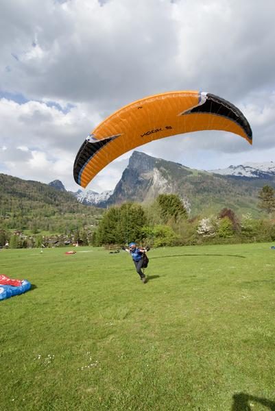 © Paragliding first flight - Prestigious flight - Les Hirondailes