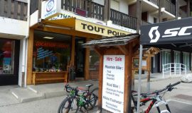 Snowshoe rental / Anthonioz ski
