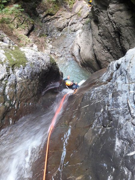 © Discovery of canyoning in family with Trekycimes - Trekycimes