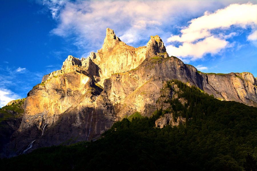 © Natural Reserve of Fer-à-Cheval Cirque - Nunayak