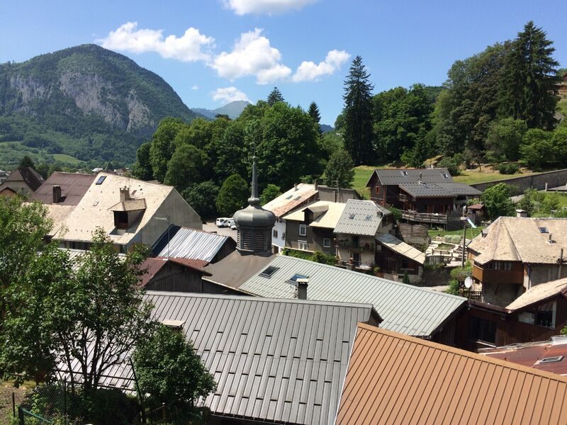 Walking tour of the banks of the Foron and the ancient village