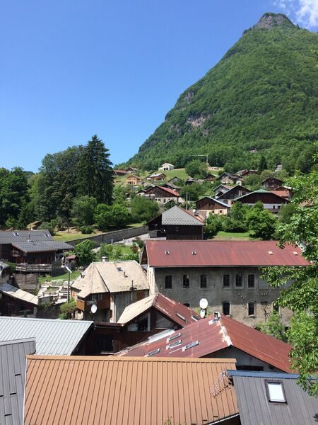 Walking tour of the banks of the Foron and the ancient village