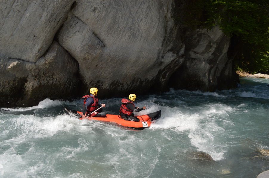 © Canoraft descent of the Giffre - Altitude Rafting