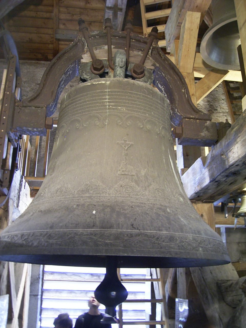 Peal of bells at Taninges and harmonium museum