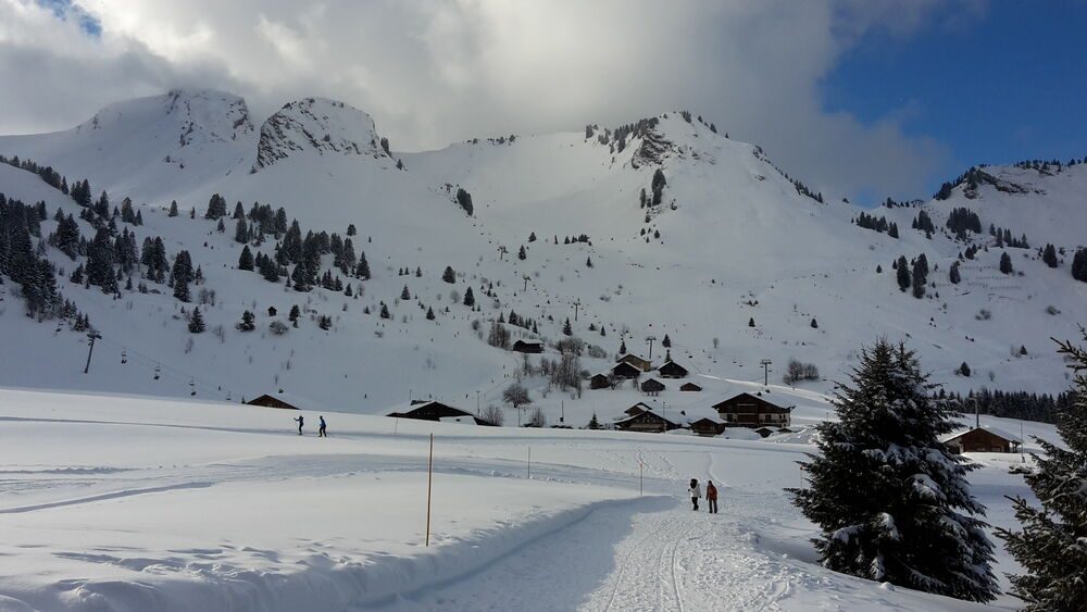 Crossing the Ramaz from Praz de Lys