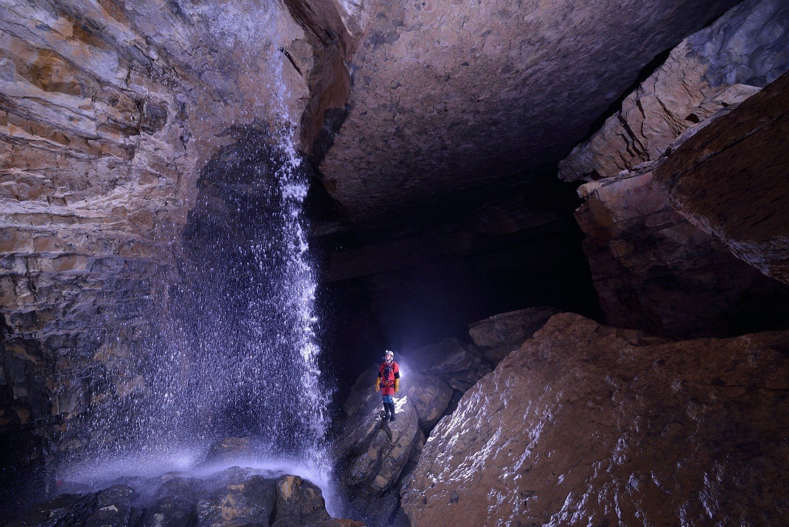 © Caving trip in Haute-Savoie - Nunayak