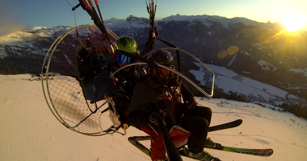 © Baptism of the air in a paramotor - profeel parapente