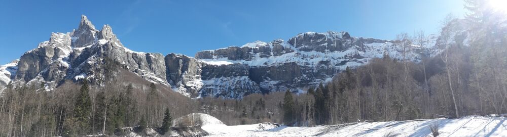 © Snowshoeing and panorama - pauline pretet