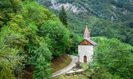 Chapel tour